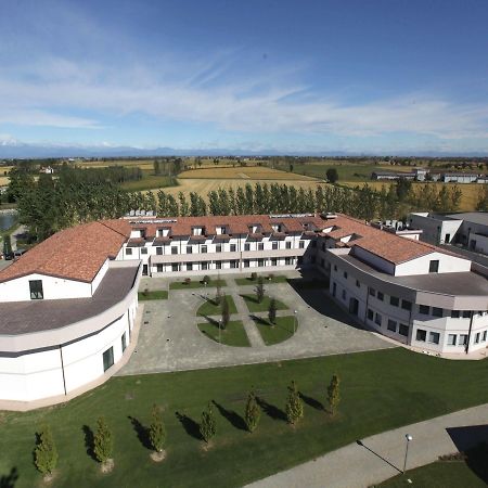 Hotel Novarello Granozzo con Monticello Luaran gambar