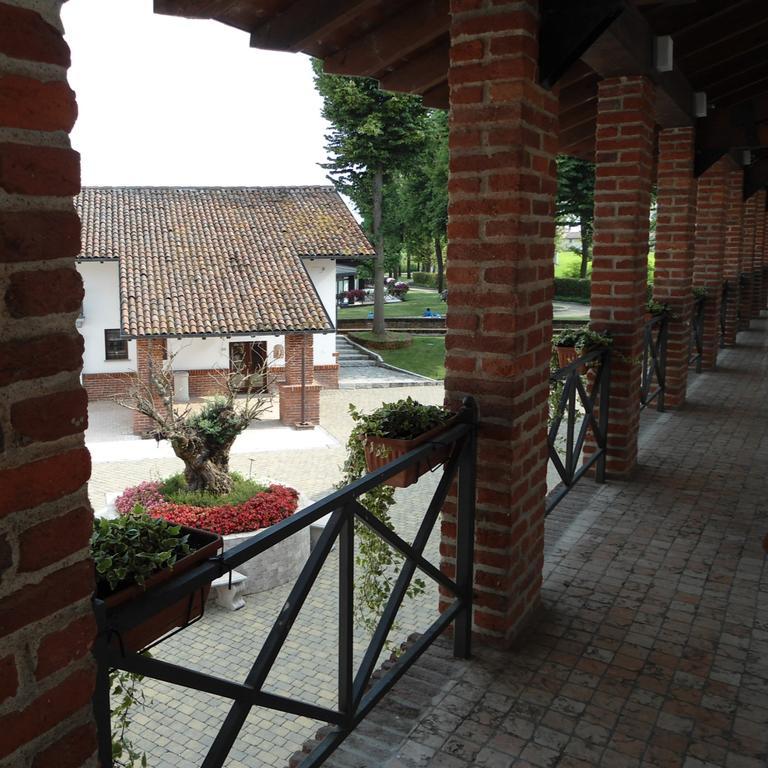 Hotel Novarello Granozzo con Monticello Luaran gambar
